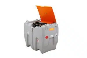 Mobiler Diesel-Tank in grau mit orangem Deckel.