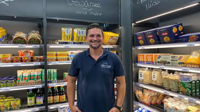 Geschäftsführer Martin Mager - Outdoor Resort Camping Kaiser in Bad Feilnbach im 24/7 Shop von Wanzl.