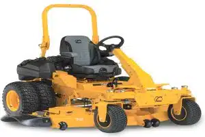Aufsitzrasenmäher in gelbschwarz von Cub Cadet.
